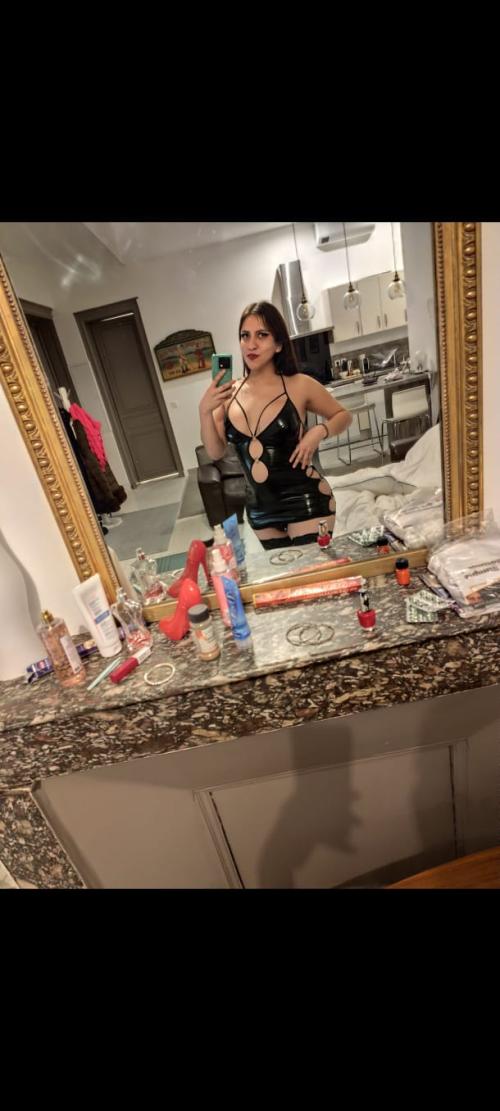 0759232041 Bonjour à tous  je m'appelle KASANDRA PARTY XL Je suis une jeune Latina  de 25 ans de passage dans votre ville pour la première fois ici APARTEMENT  PRIVE ET DISCRET  AVEC PARKING