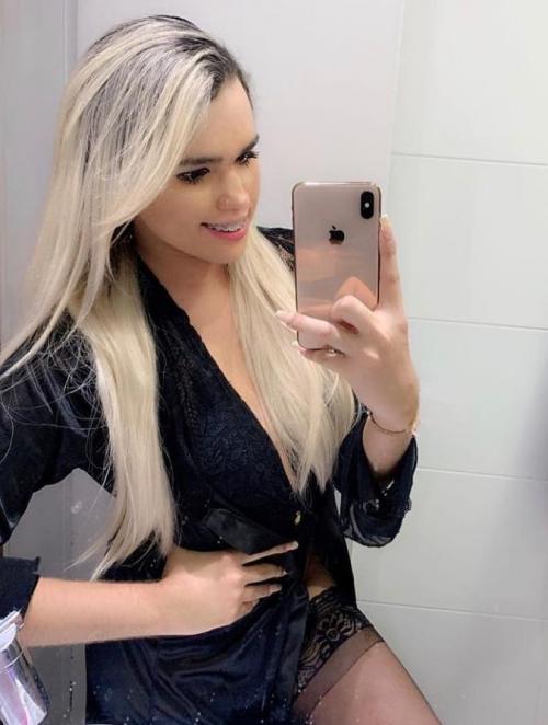 Trans XL DISPONIBLE APPellez moi ici : 0786060965