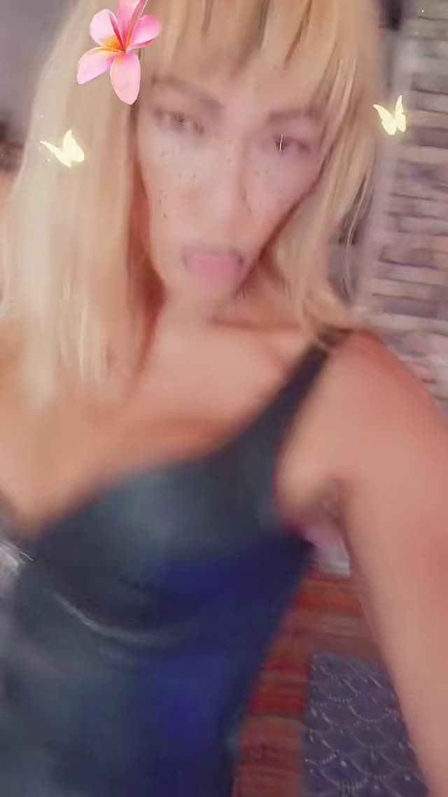 Victoria trans